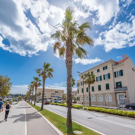 Coast アパート *